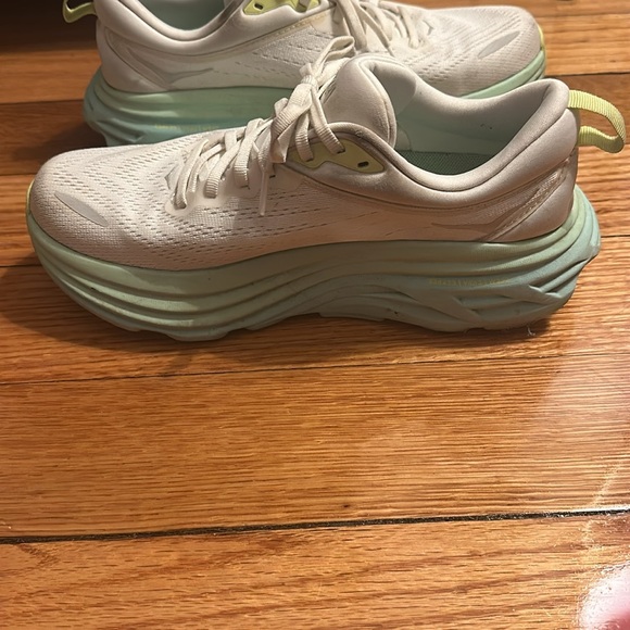 HOKA Bondi 8 - Picture 4 of 10